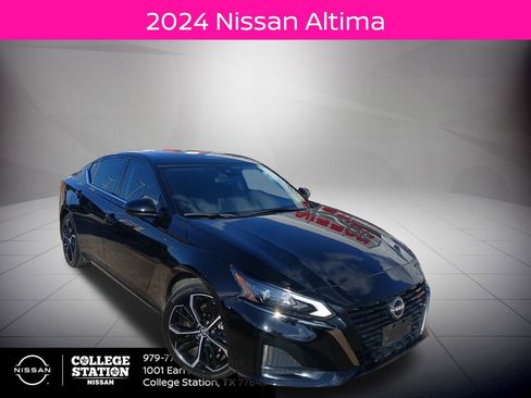 Used 2024 Nissan Altima 2.5 SR w/ SR Premium Package image 1