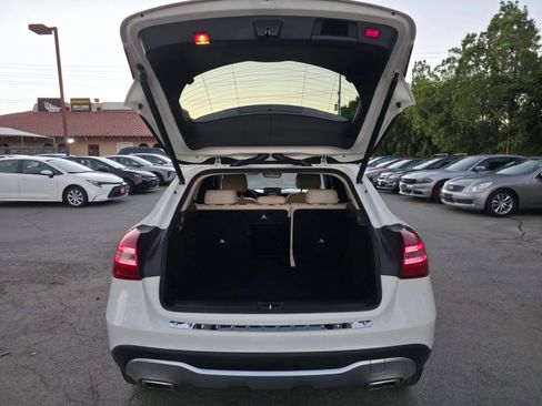 Used 2018 Mercedes-Benz GLA 250 image 11