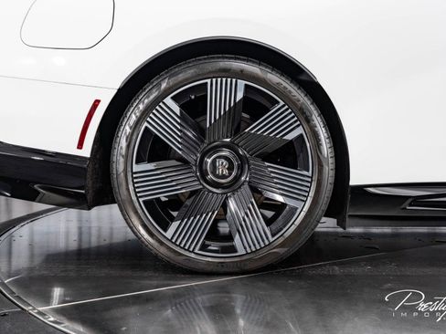 Used 2024 Rolls-Royce Spectre w/ Spectre Launch Package image 21