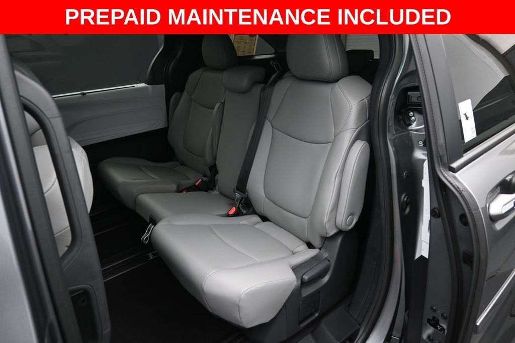 Certified 2026 Toyota Sienna XLE FWD image 27