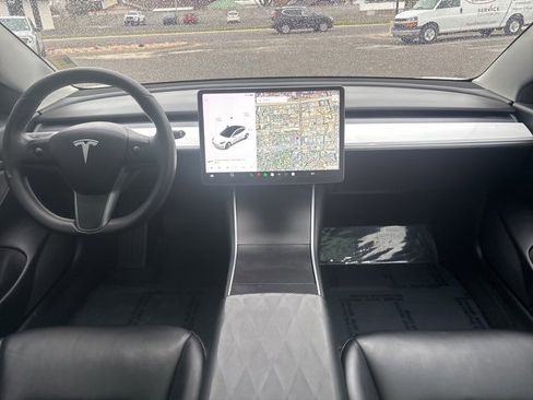 Used 2019 Tesla Model 3 Standard Range Plus image 17