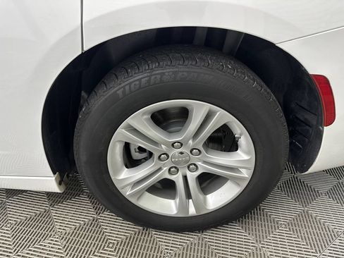 Used 2023 Dodge Charger SXT RWD image 18