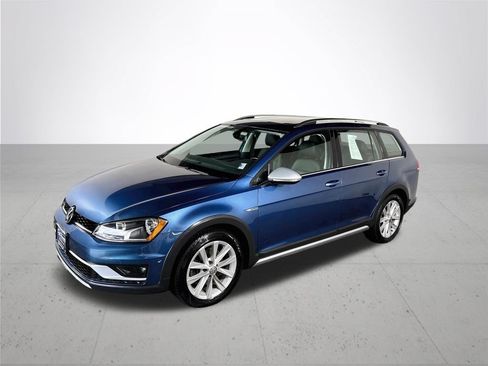 Used 2017 Volkswagen Golf Alltrack SE AWD/4WD image 2