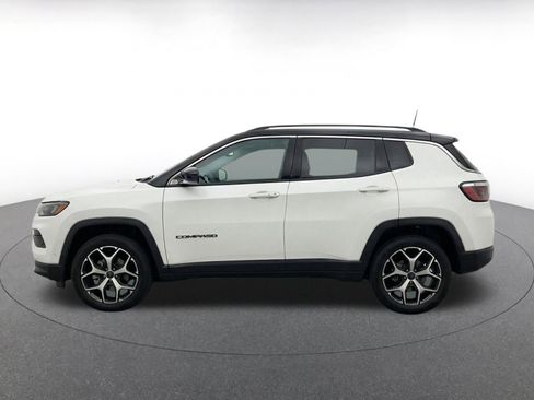 Used 2025 Jeep Compass Limited AWD/4WD image 5