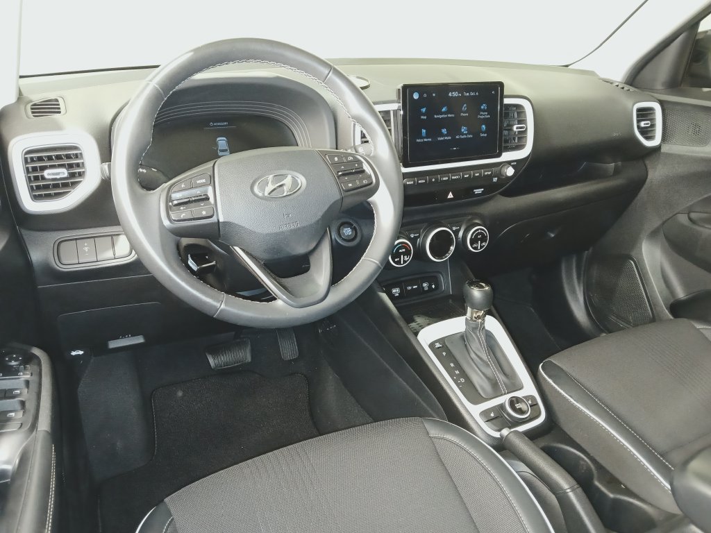 Used 2024 Hyundai Venue Limited FWD image 9