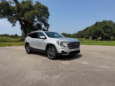 Used 2022 GMC Terrain SLT w/ Infotainment Package II FWD image 7