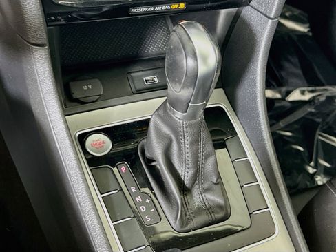 Used 2020 Volkswagen Passat 2.0T SE image 16