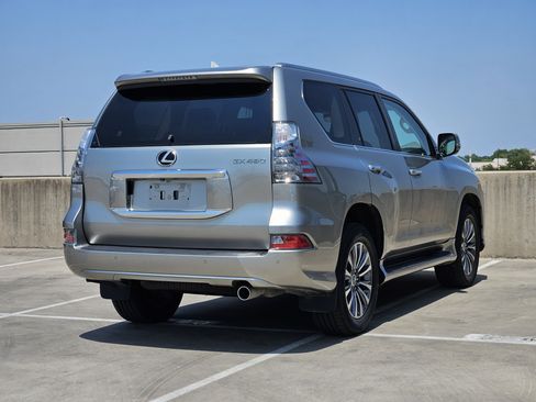Used 2020 Lexus GX 460 Luxury w/ Accessory Package AWD/4WD image 8
