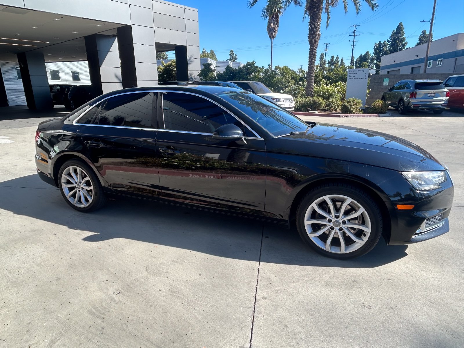 Used 2019 Audi A4 2.0T Premium w/ Convenience Package FWD image 6