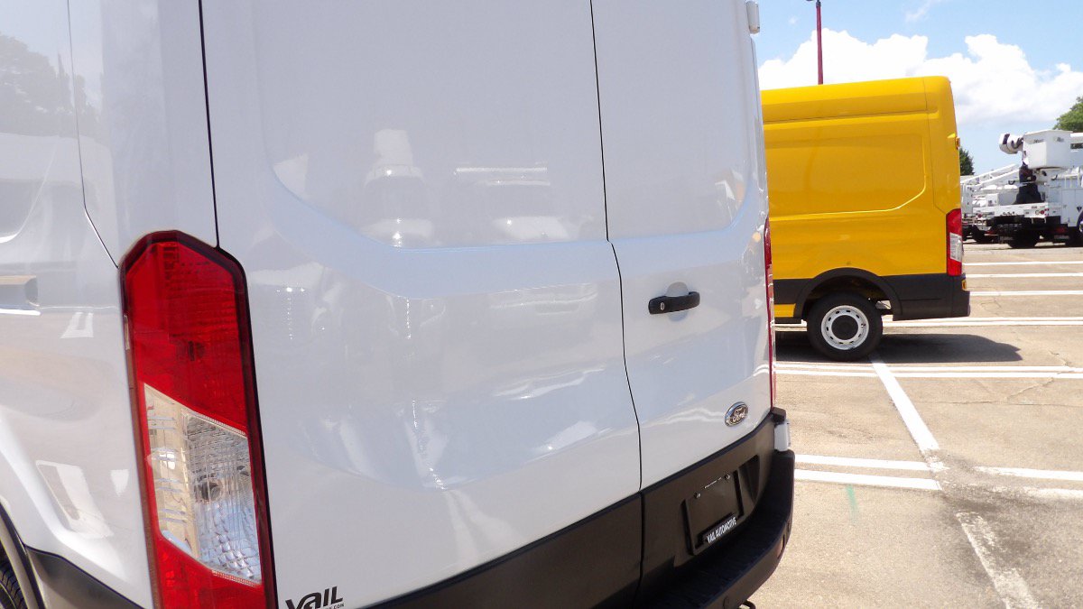 Used 2022 Ford Transit 250 Medium Roof AWD image 10