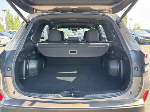 Used 2025 Subaru Forester Premium AWD/4WD image 12