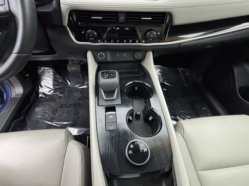 Used 2023 Nissan Rogue SL w/ SL Premium Package image 15