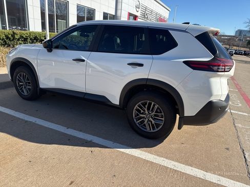 Certified 2023 Nissan Rogue S image 4