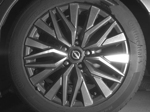 Used 2025 Nissan Altima 2.5 SV FWD image 14