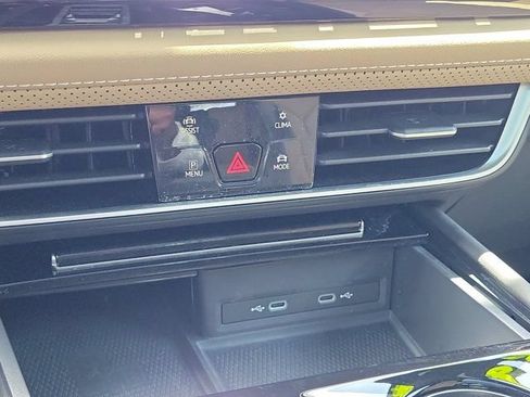 Certified 2024 Volkswagen Atlas Cross Sport SE w/ Panoramic Sunroof Package AWD/4WD image 24