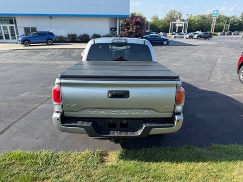 Used 2018 Toyota Tacoma Limited AWD/4WD image 5