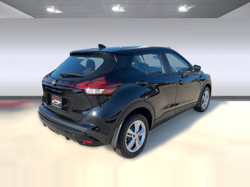 New 2025 Nissan Kicks Play S image 9