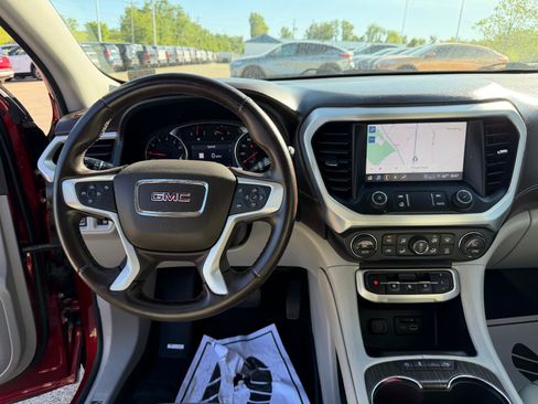 Certified 2023 GMC Acadia SLT FWD image 20