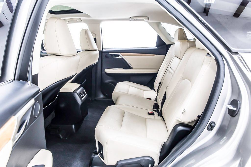 Used 2021 Lexus RX 350L Premium w/ Premium Package AWD/4WD image 30
