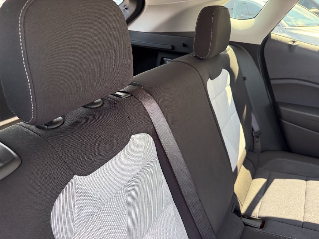 Used 2025 Chevrolet Trax LS FWD image 4