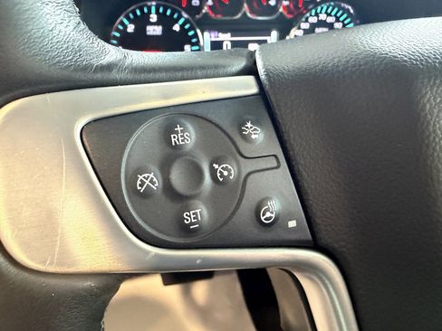 Used 2018 GMC Yukon XL SLT w/ Open Road Package image 17