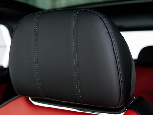 New 2025 Bentley Bentayga image 17