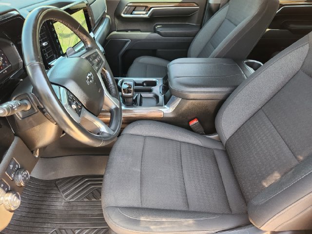 Used 2025 Chevrolet Silverado 1500 RST AWD/4WD image 13