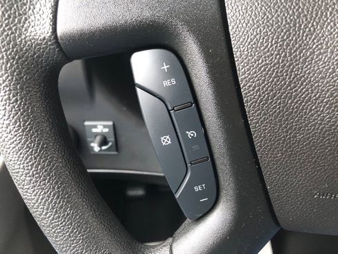 Used 2024 GMC Savana 2500 w/ Driver Convenience Package image 31