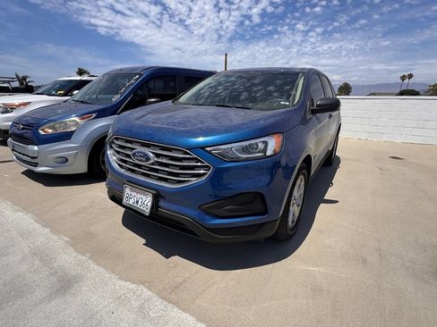 Used 2020 Ford Edge SE FWD image 3