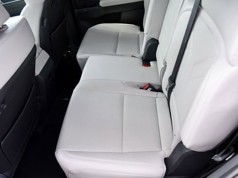 Used 2026 Hyundai Santa Fe SEL AWD/4WD image 16