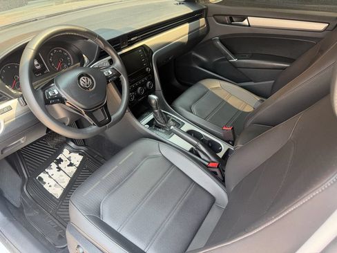 Used 2021 Volkswagen Passat 2.0T SE FWD image 26
