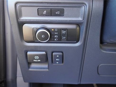 Used 2024 Ford Expedition Max Limited image 24