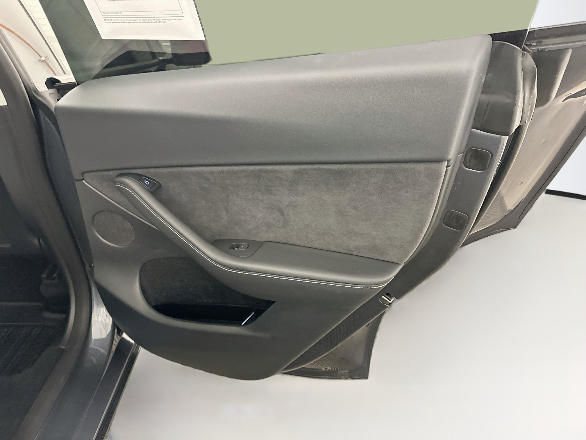 Used 2023 Tesla Model Y Long Range AWD/4WD image 31