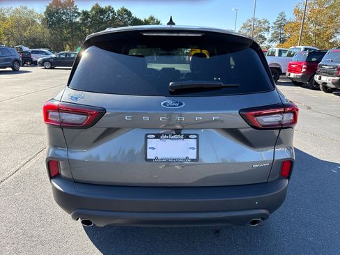 Used 2025 Ford Escape ST-Line image 23