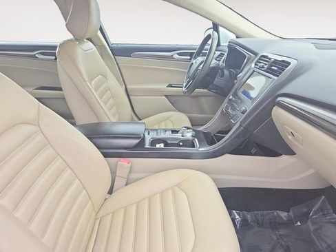 Used 2020 Ford Fusion SEL image 15