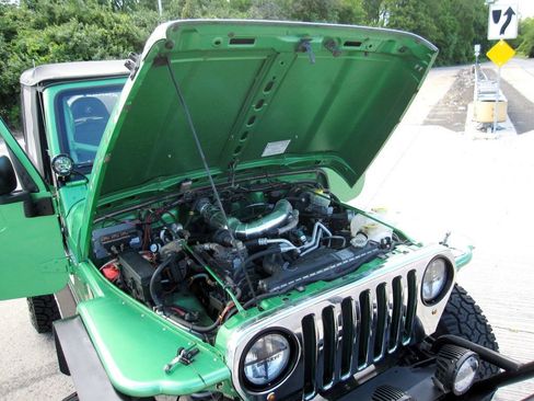 Used 2005 Jeep Wrangler Rubicon image 34