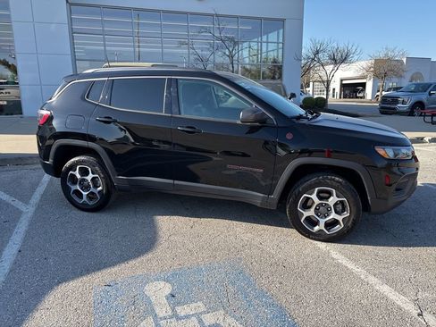 Used 2022 Jeep Compass Trailhawk w/ Trailhawk Convenience Group image 35