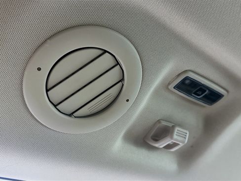 Used 2023 Ford Explorer XLT w/ Equipment Group 202A image 26