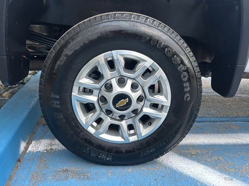 Used 2025 Chevrolet Silverado 2500 LT w/ Convenience Package image 47