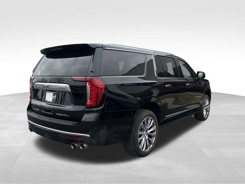 Used 2021 GMC Yukon XL Denali w/ Denali Premium Package image 3