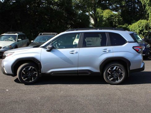 Used 2025 Subaru Forester Limited image 7