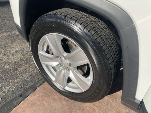 Used 2022 Jeep Compass Latitude w/ Convenience Group image 29