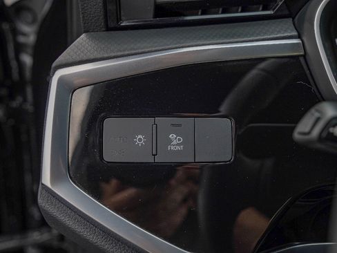 Certified 2025 Audi Q3 2.0T Premium Plus w/ Premium Plus Package image 20