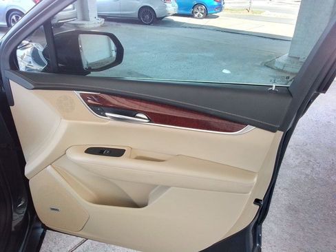 Used 2019 Cadillac XT5 Luxury FWD image 23