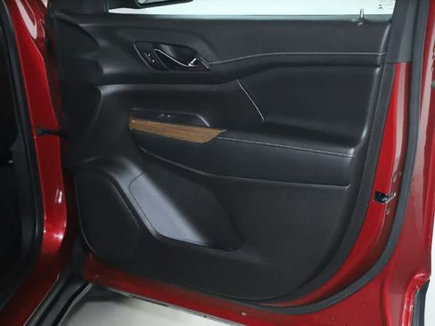 Used 2020 GMC Acadia SLE w/ Driver Convenience Package FWD image 34