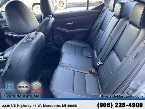 Used 2022 Nissan Sentra SR w/ SR Premium Package FWD image 25