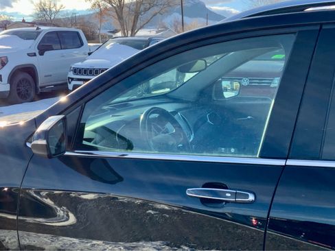 Used 2022 Chevrolet Equinox Premier image 11