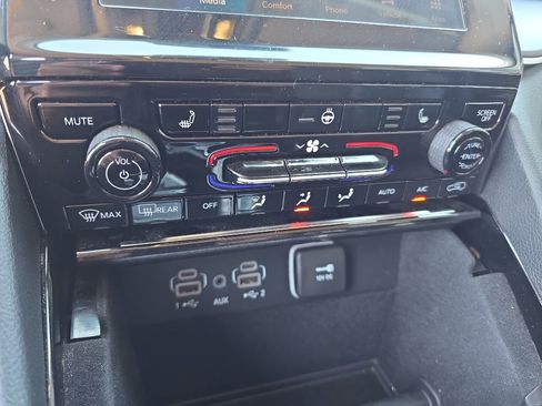 Used 2021 Jeep Grand Cherokee L Limited image 18