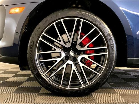 Used 2022 Porsche Macan S image 11