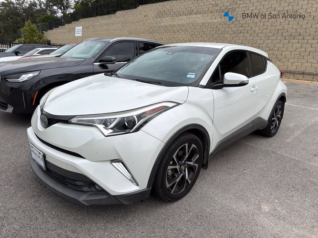 Used 2018 Toyota C-HR XLE FWD image 1